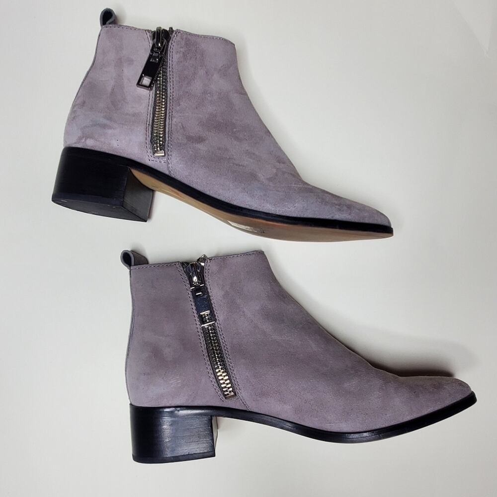 Dolce Vita Marra bootie in Light grey suede booties with double side zipper 9.5